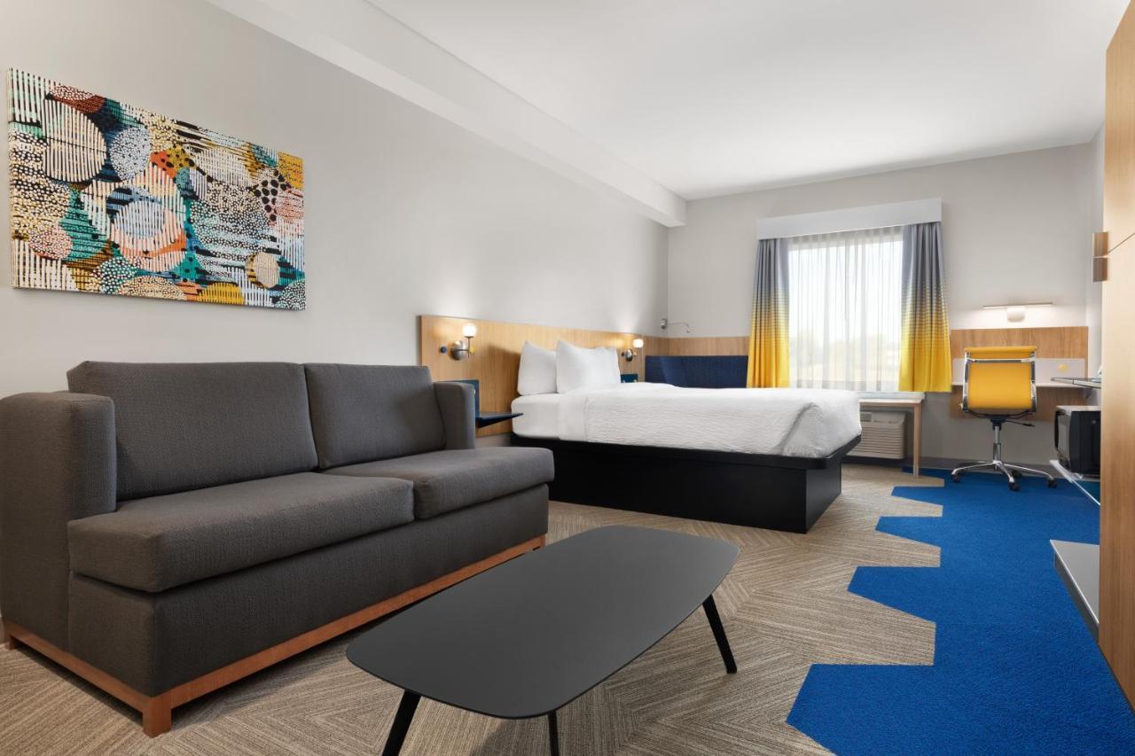 Microtel Inn & Suites By Wyndham Lachute Extérieur photo