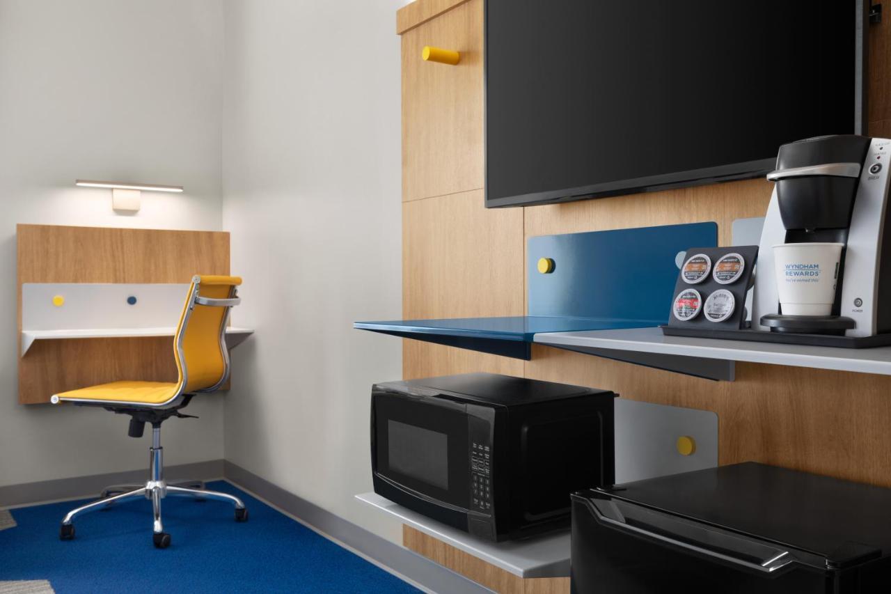 Microtel Inn & Suites By Wyndham Lachute Extérieur photo