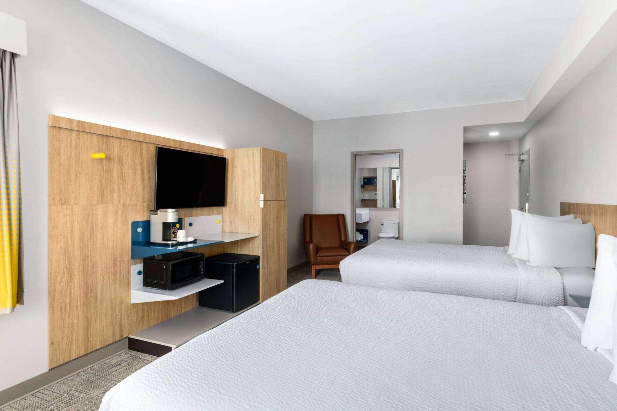 Microtel Inn & Suites By Wyndham Lachute Extérieur photo