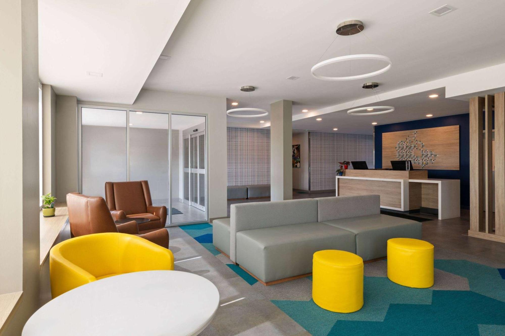 Microtel Inn & Suites By Wyndham Lachute Extérieur photo