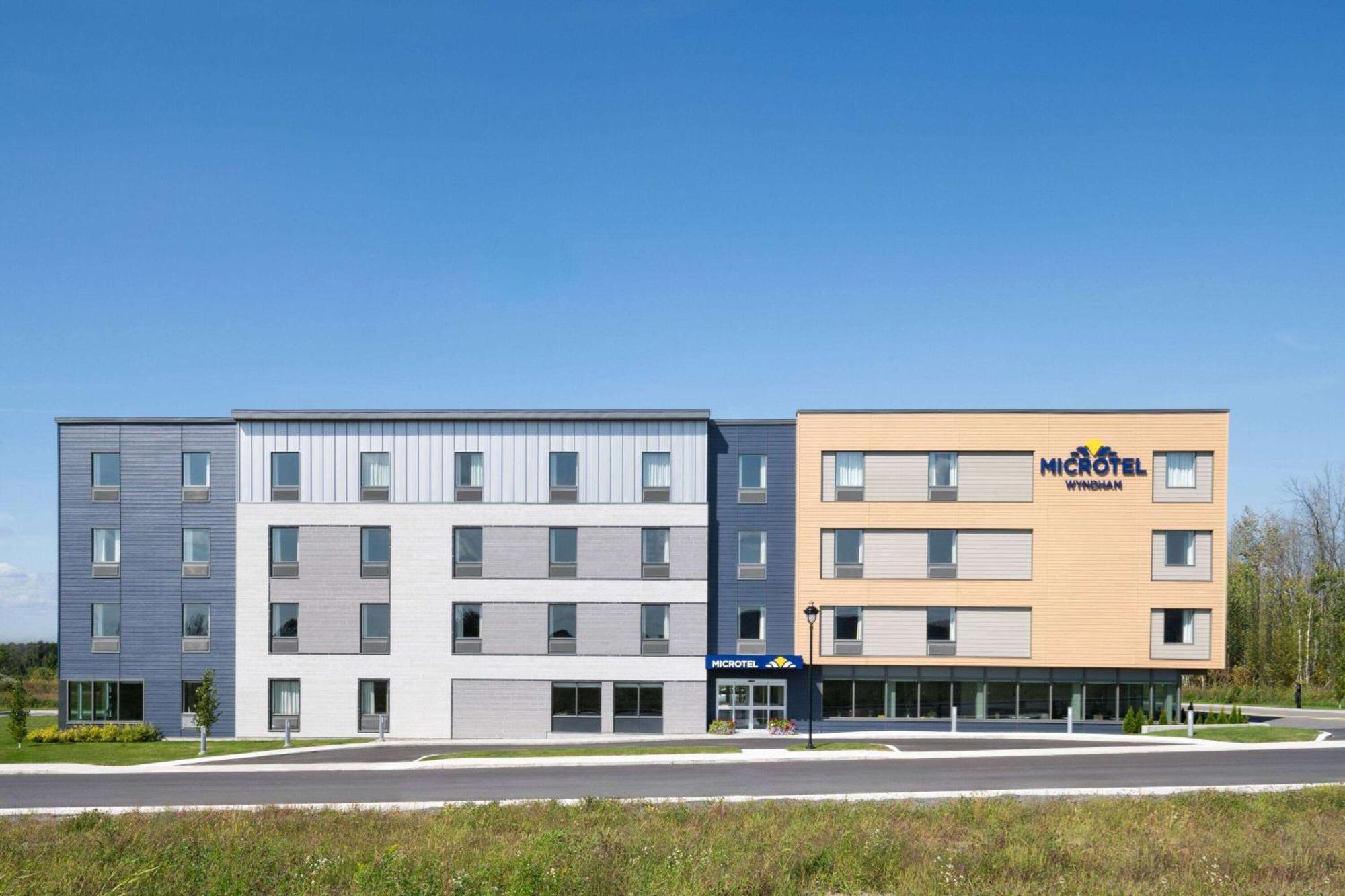 Microtel Inn & Suites By Wyndham Lachute Extérieur photo